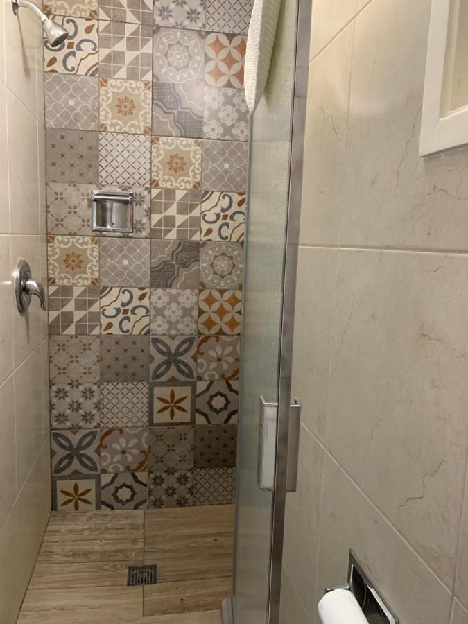 Dali Suites Hotel Тіхуана Екстер'єр фото